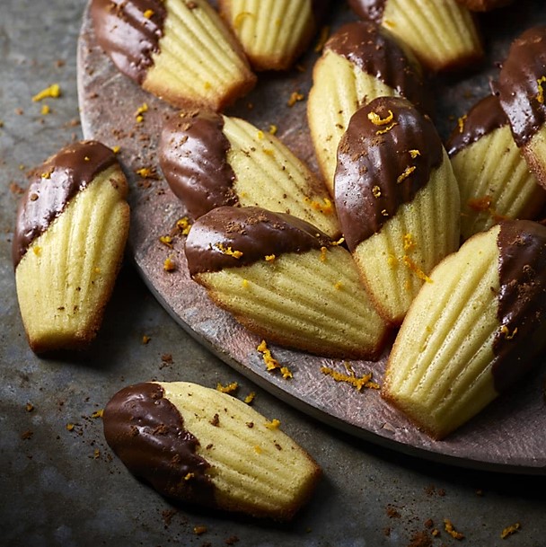 Lakeland 12 Silicone Madeleine Moulds